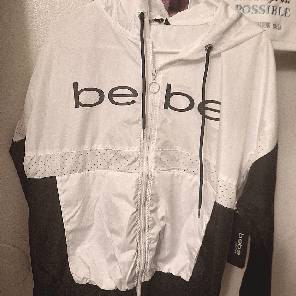 Womens bebe Medium windbreaker jacket NEW!!!